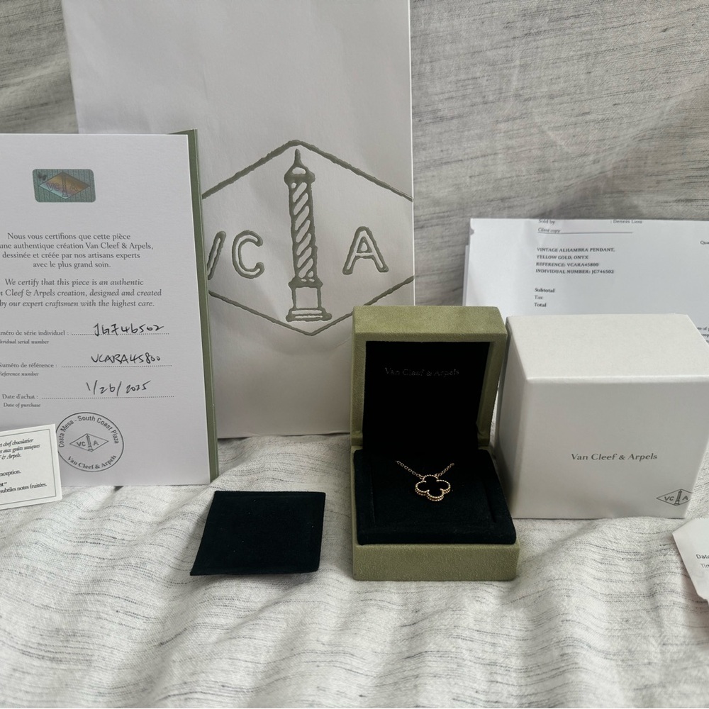 Van Cleef & Arpels Gold Necklace Timeless Elegance